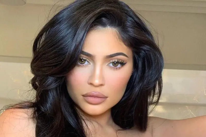 Key Features of Kylie Jenner Lip Gloss